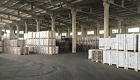 森邁大型倉庫一角