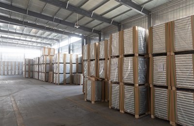 森邁大型倉庫一角